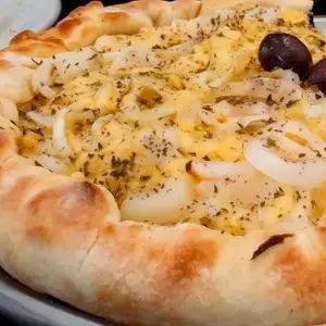 Pizza fuggazzeta rellena