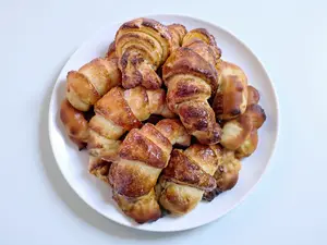 (6) medialunas