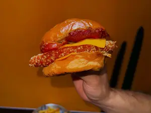 Hamburguesa bacón pollo