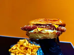 Hamburguesa chicken cheddar