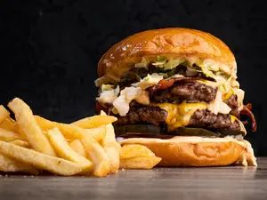 BIGPPER SIMPLE CON PAPAS