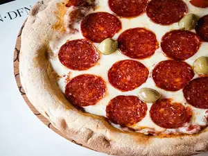 Pizza Voltana - Pepperoni