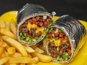 Burrito burger con papas