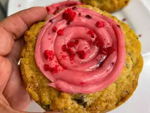 Crumbl cookie frambuesa