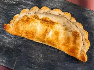 Empanda de carne cuchillo