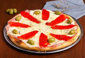 Pizza jamón y morrones