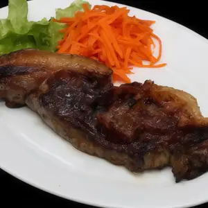 Bife de chorizo con guarnición