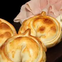 Empanada de jamón y queso