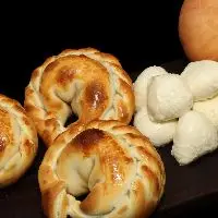 Empanada de queso y cebolla