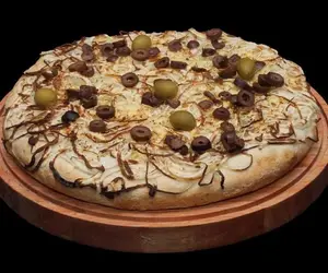 Pizza fuga rellena con jamón