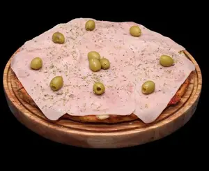 Pizza muzzarella con jamón