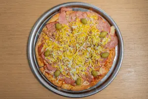 Muzza, jamón y huevo indi