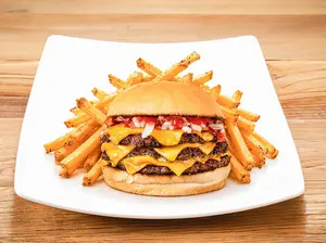 Burger cuarto triple + papas