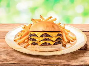 Cheeseburger triple + papas