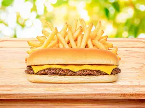 Lomcheese + papas