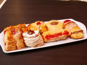 Docena De Facturas Surtidas