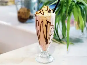 MILKSHAKE