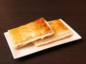 Tostado De Jamon Y Queso