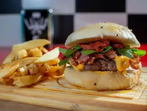 Hamburguesa don elvis + fritas
