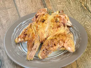 POLLO ENTERO + GUARNICION