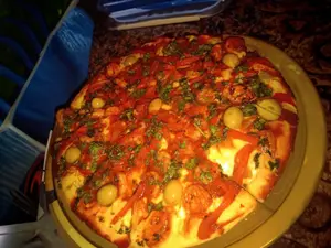 Pizza Grande De Camarones