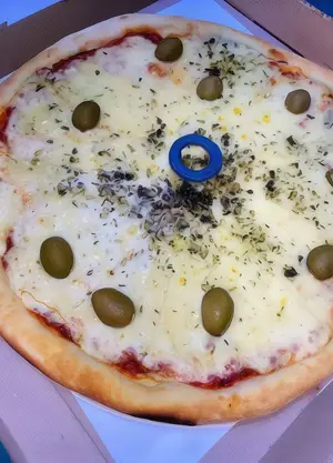 Pizza grande de muzzarella