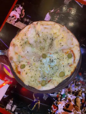 Pizza mitad muzza mitad cyq
