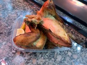 Pollo entero con papas al hor