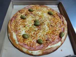 Pizza con provolone