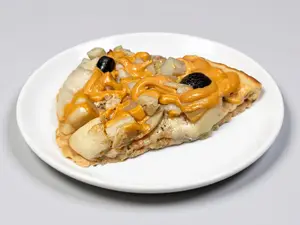 Pizza palmitos y salsa golf