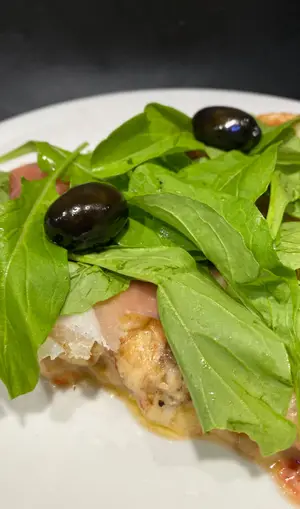Pizza rúcula y jamón crudo