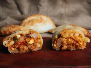 Empanada de carne a cuchillo