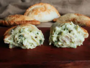 Empanada de Pollo al Alfredo
