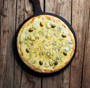 Pizza mozzarella y roquefort