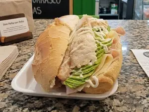 Sánguche don palta con pollo