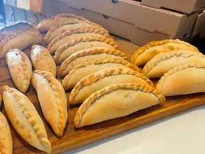 Docena empanada carne