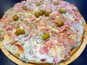 Pizza roquefort y jamón