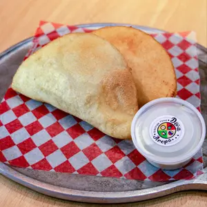 Empanada de bondiola y queso