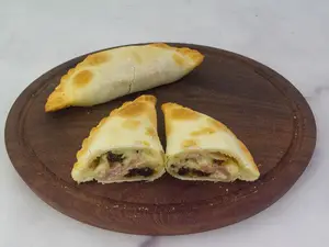 Empanada de panceta y Ciruela