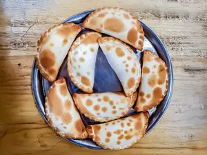 Empanada mas burguer