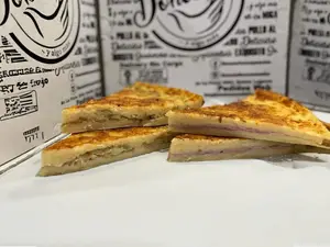 Faina Rellena Queso Y Cebolla