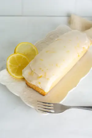 Budín Con Glasé De Limón