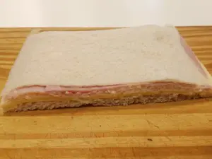 Sánguche de miga de j & q