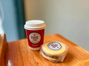 Café + alfajor grande