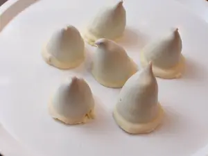 Conitos con cobertura blanca