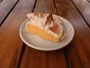 Porción lemon pie