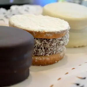 Alfajor de chocolate negro