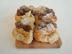 Medialuna con dulce de leche