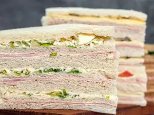 Triple De Jamón & Ananá