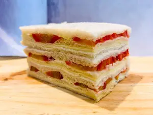 Triple De Jamón Y Tomate